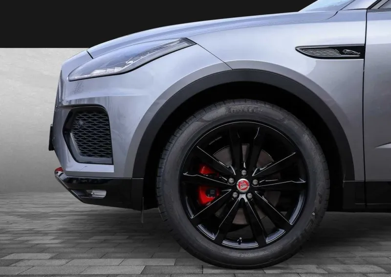 Jaguar E-pace P200 AWD =R-Dynamic= Black Pack/Panorama Гаранция Image 4