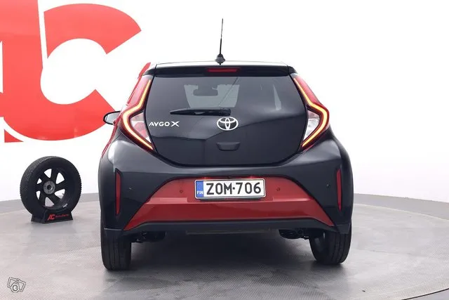 Toyota Aygo 1,0 VVT-i Style Multidrive S - / 1-Omistaja / Tutkat + peruutuskamera / Lohkolämmitin / Apple CarPlay Image 4