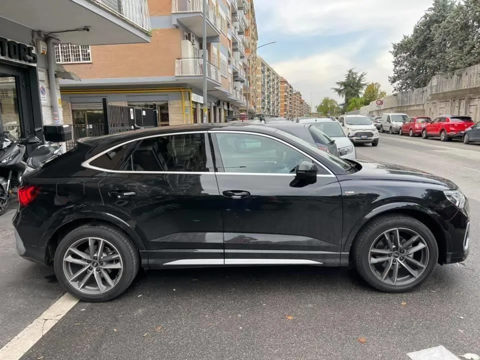 AUDI Q3 Image 2