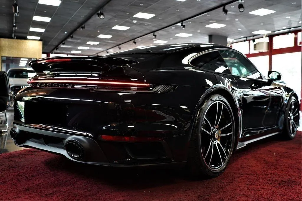 PORSCHE 911 Turbo S Coupé Image 5