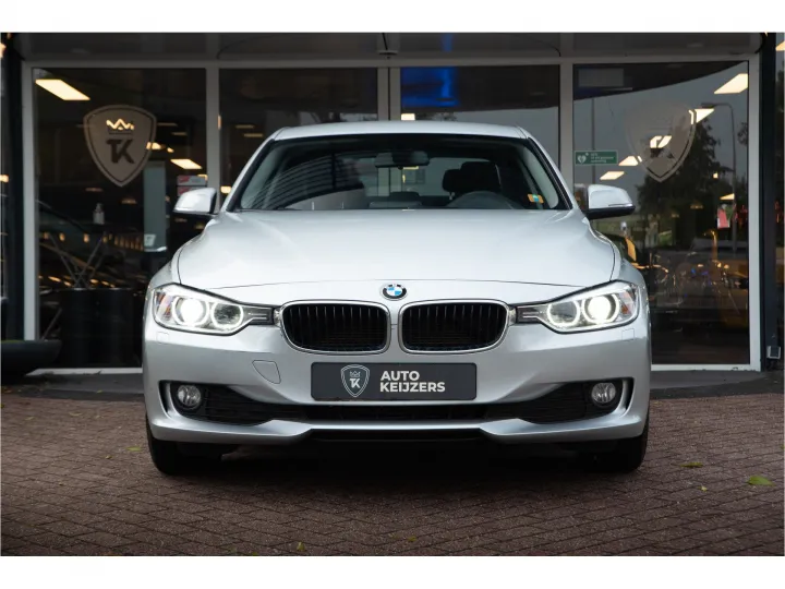 BMW 3 Serie 320d  Image 2